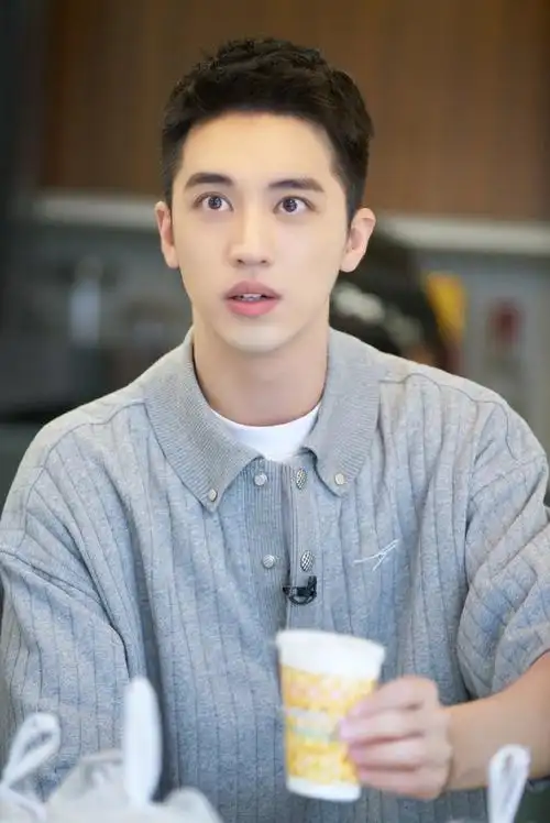 许魏洲把厨房边角料都吃了#可以做饭,可以吃边角料,真的是好可爱呀