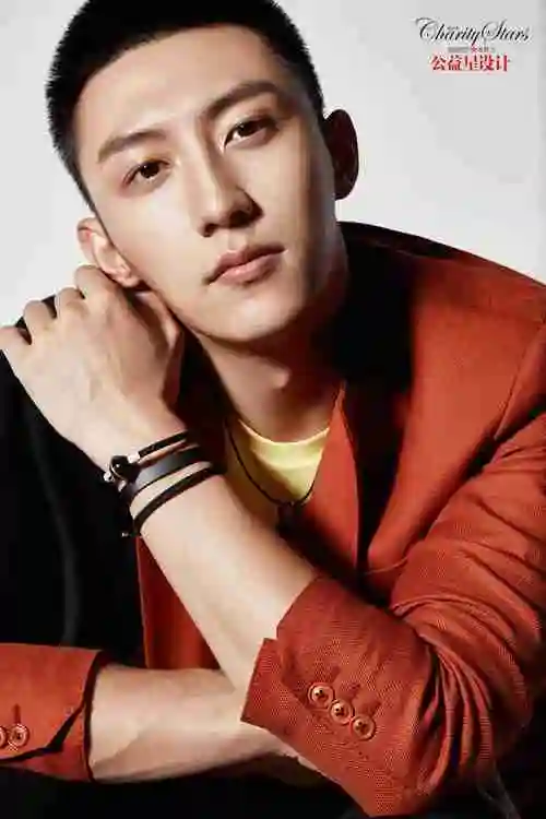 p>黄景瑜,1992年11月30日出生于辽宁省丹东市,中国内地影视男演员