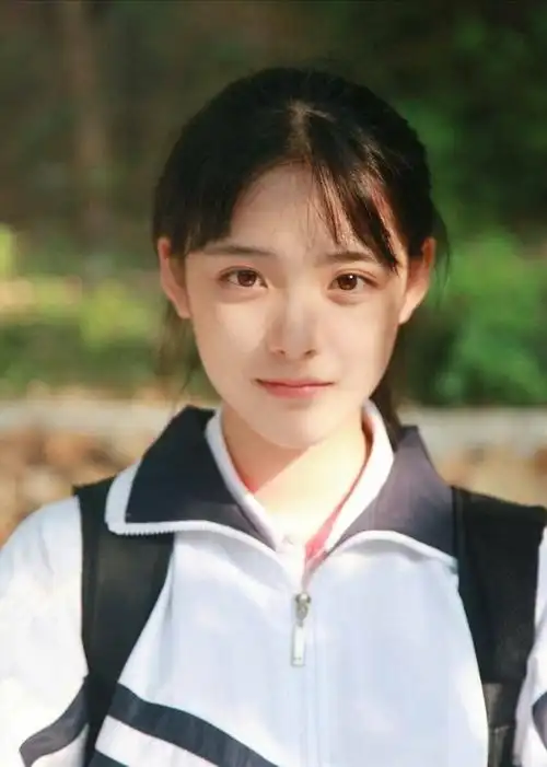 虞佳瑞01年的妹纸来自浙江温州又是一位校服女神