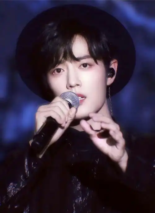 肖战粉丝都过得什么好日子肖战新发营业图美到失语