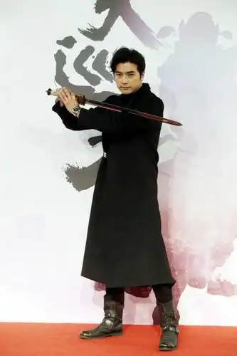 贺军翔承认街边拥抱辣妹!亲自还原现场,第一反应是跟老婆解释