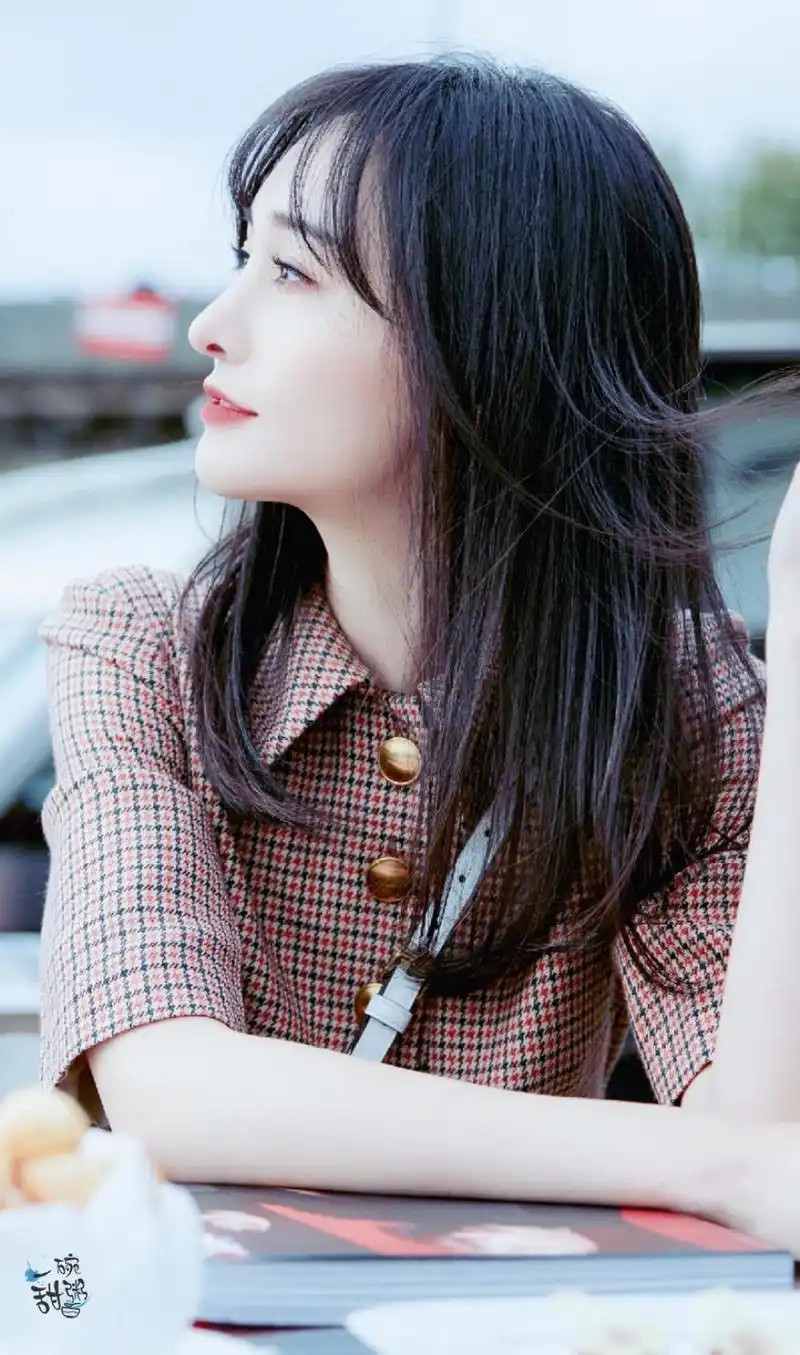 郑爽版小倩造型公布,一白一黑不同类型之美却都让人很惊艳