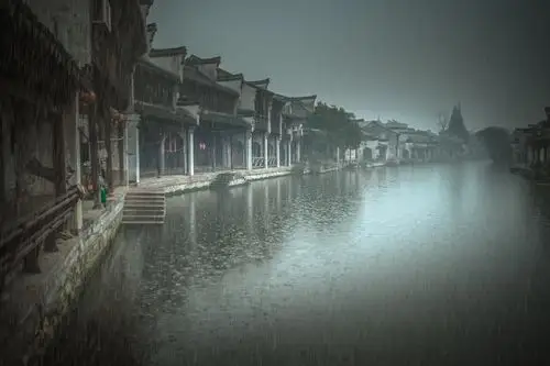 写美篇  姑苏,晨雨中,坐在暮秋的光韵里,一个人,一本书,观赏江南烟雨
