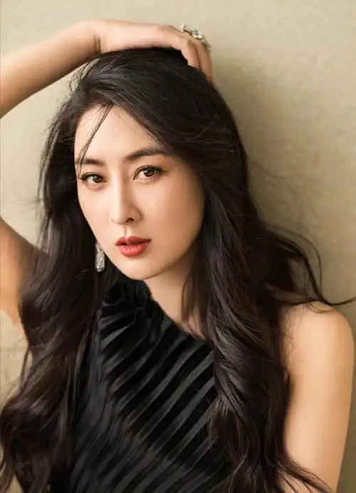 马苏精致的脸庞,高挑的身材,轻盈的体态,娇俏可人!__财经头条