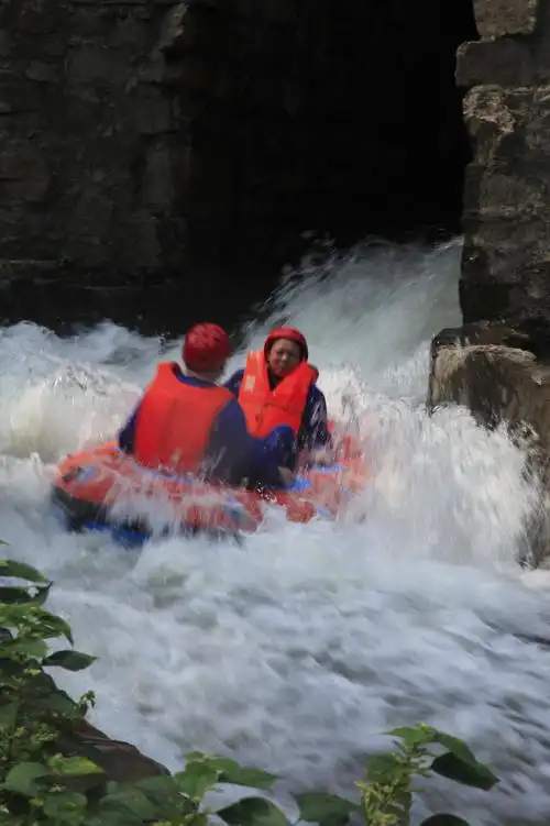 标题:红安对天河漂流