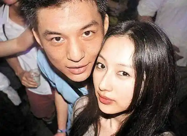 2017年1月,王秀琳被拍与霍启刚堂弟霍启文牵手约会,两人同回豪宅待了