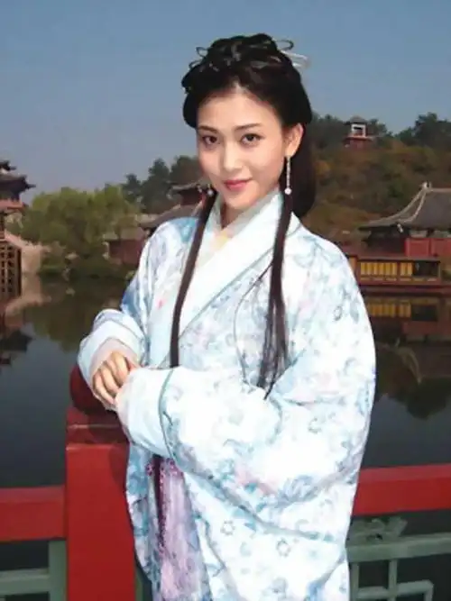 李彩桦|艾莉|美女|浓妆_网易订阅