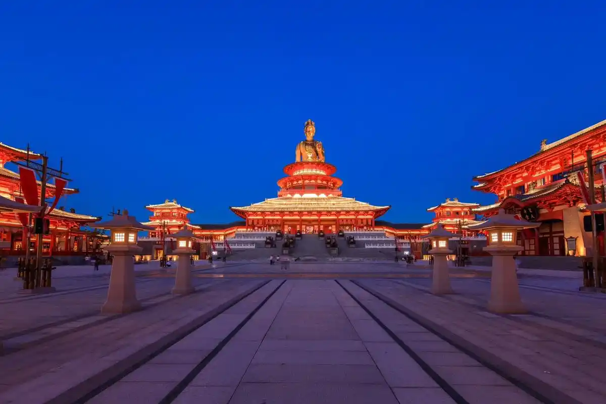 华谊兄弟电影乐园.夜景真的很好看#景点打卡 - 抖音