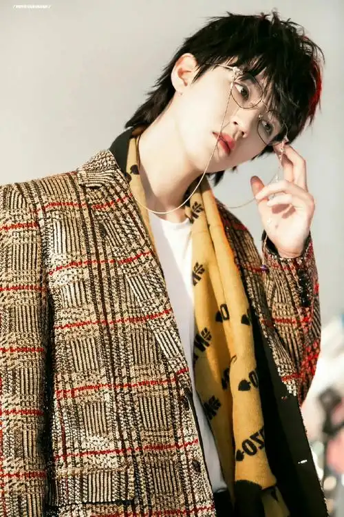 王俊凯超话#内娱狼尾头天花板#不多说 看图