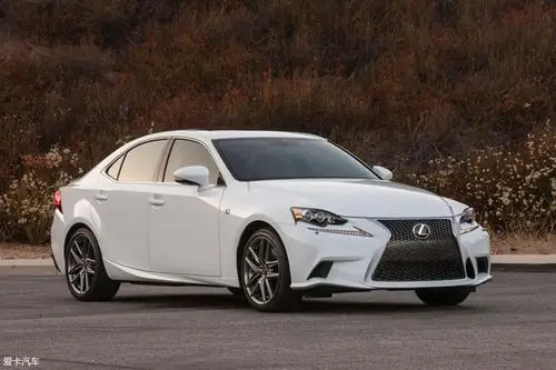 (2015) 雷克萨斯is 200t base