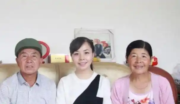 歌手王二妮23岁成名放弃百万年薪下嫁农村丈夫如今过得怎样