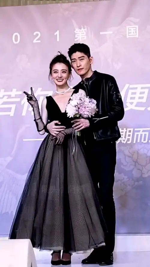 张翰徐璐#捏脸杀张翰徐璐cp感男朋友们都来和张翰学学怎么拍情侣照叭