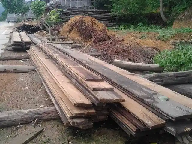 旧松木板 旧木料 旧木材 旧木头 旧木屋料