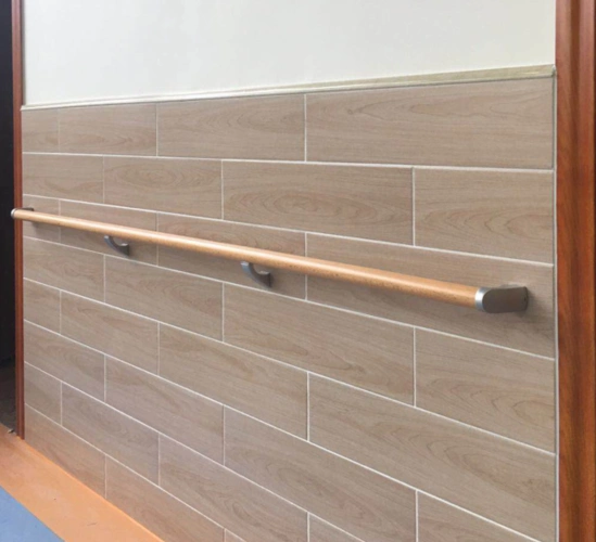 医院走廊扶手的不同款式与材质【蓝品盾】