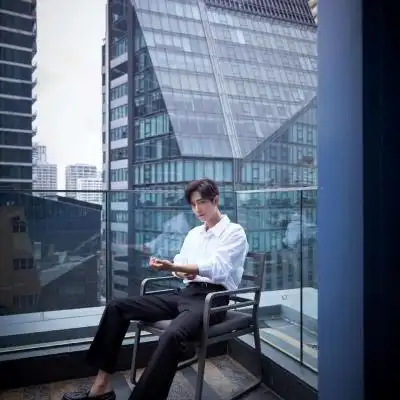 林弦:超酷蓝色系爱豆肖战头像