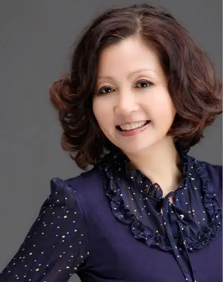 这才是六十岁女人最好看的发型发量显多又好打理白发更显气质