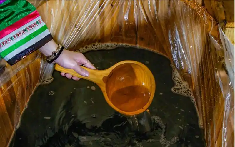 流传千年的传统习俗三泡瑶浴一身轻松