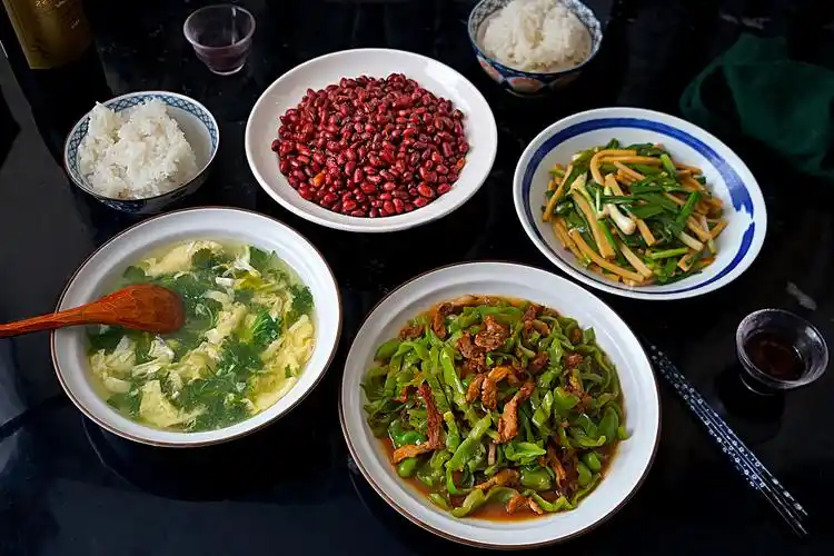 1小时搞定三道很普通的家常菜,外加一道菜汤.