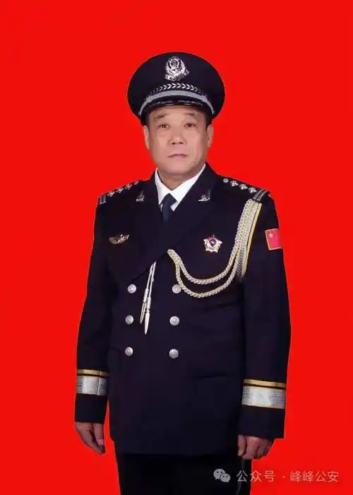 【致敬警察节】一身警服,一生荣耀!