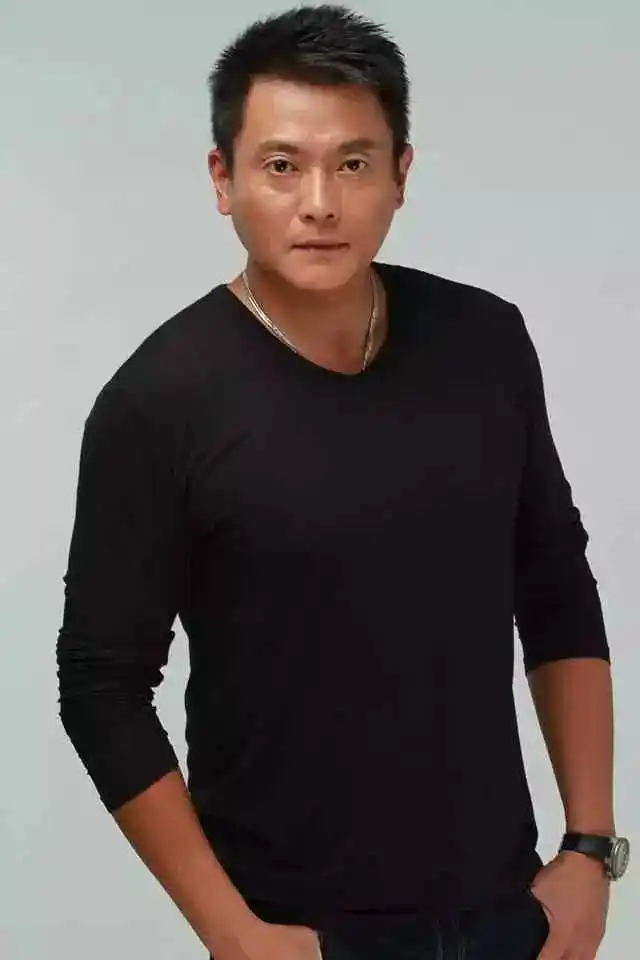 52岁魏骏杰情路坎坷,娶小20岁大学生,婚后却独自一人带女儿