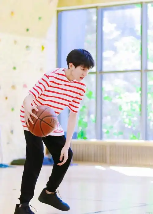 200406 那年夏天的清爽男孩王源 打篮球超级热血