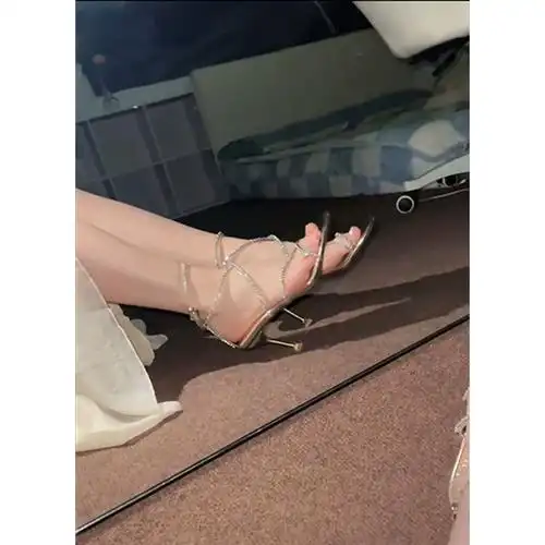 2024年新款女春夏季水钻一字带细跟露趾不累脚凉鞋网红绑带高跟鞋