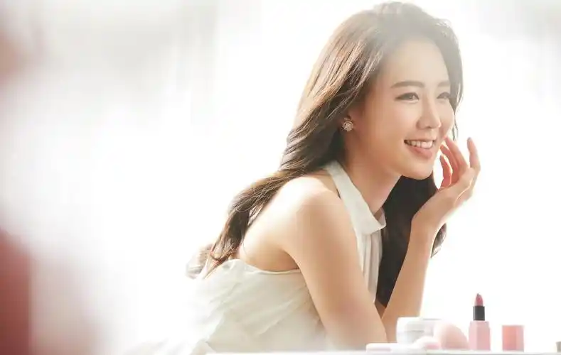 微笑让生活更美好的故事(关于微笑的故事和感悟)