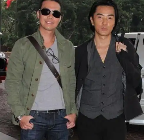 图谢天华郑伊健再相聚疑香港街头拍摄新片