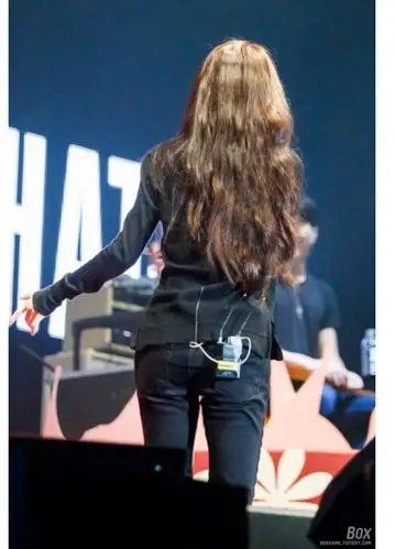 美丽的背影~ #iu# #李知恩