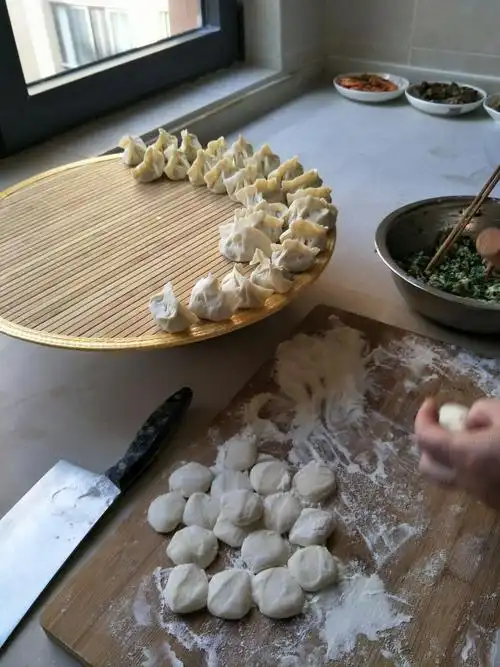 包饺子