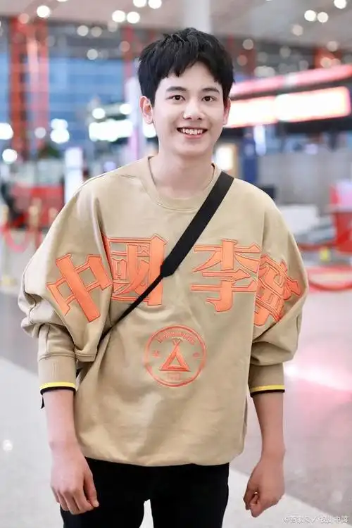 胡先煦在《如懿传》拍摄期间评价了辛芷蕾,说她在荧幕下绝对是一个