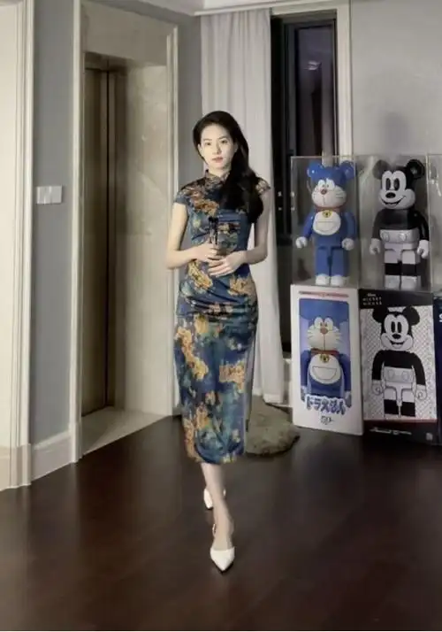 我翻遍了抖音,都找不到一件合身的旗袍|徐璐|短裙|肉肉_网易订阅