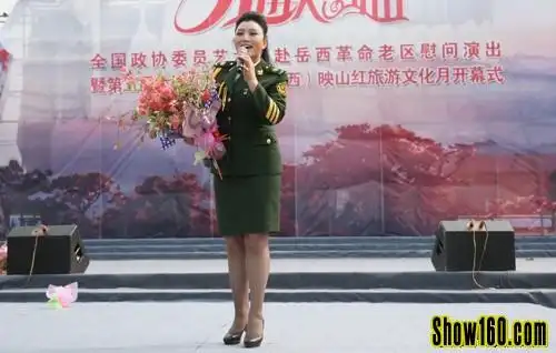 著名军旅歌唱家刘子琪革命老区慰问演出受追捧