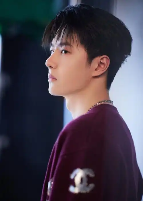 王一博街舞5侧颜花絮照