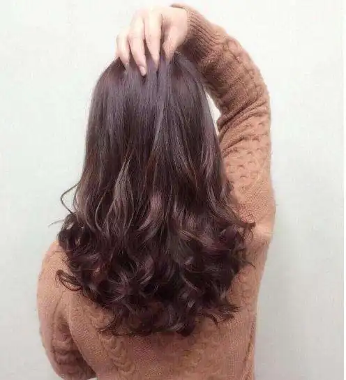 过年烫发就选齐背烫长发的女生可以做参考