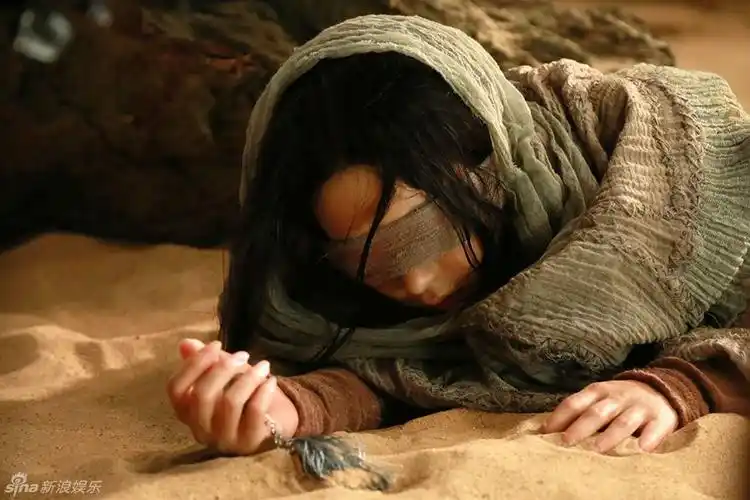 《花千骨》赵丽颖受刑毁容 虐心收视高