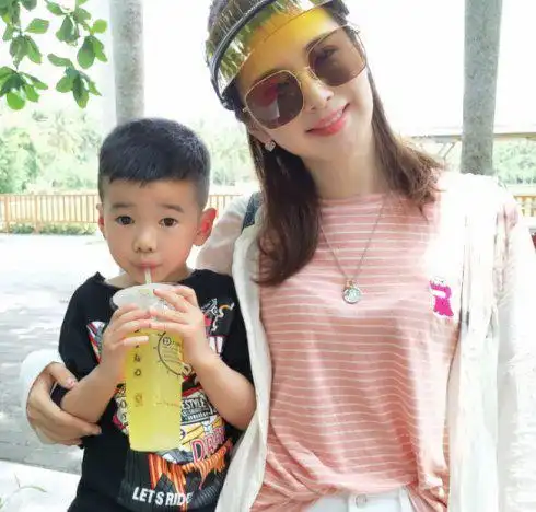 靳梦佳恋汪苏泷,沈梦辰将嫁杜海涛,芒果台四小花旦只有她还单身