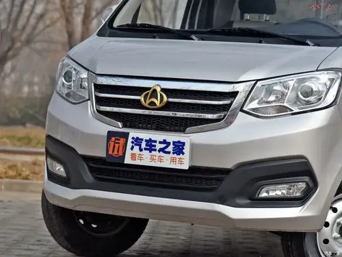 汽车图片 长安跨越 新豹t3 2018款 1.5l舒适版单排独立dk15