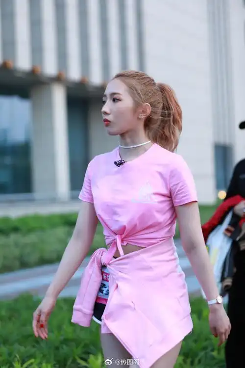 孟美岐参加创造101时期现场生图