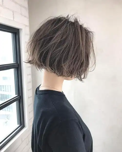 bob发型这样来造型,年轻又时尚