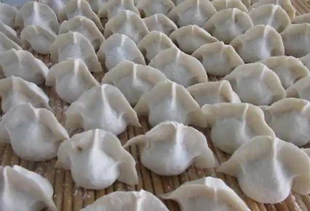 饺子面劲道柔软不破皮,30年经验的老妈告诉2窍门,真实用