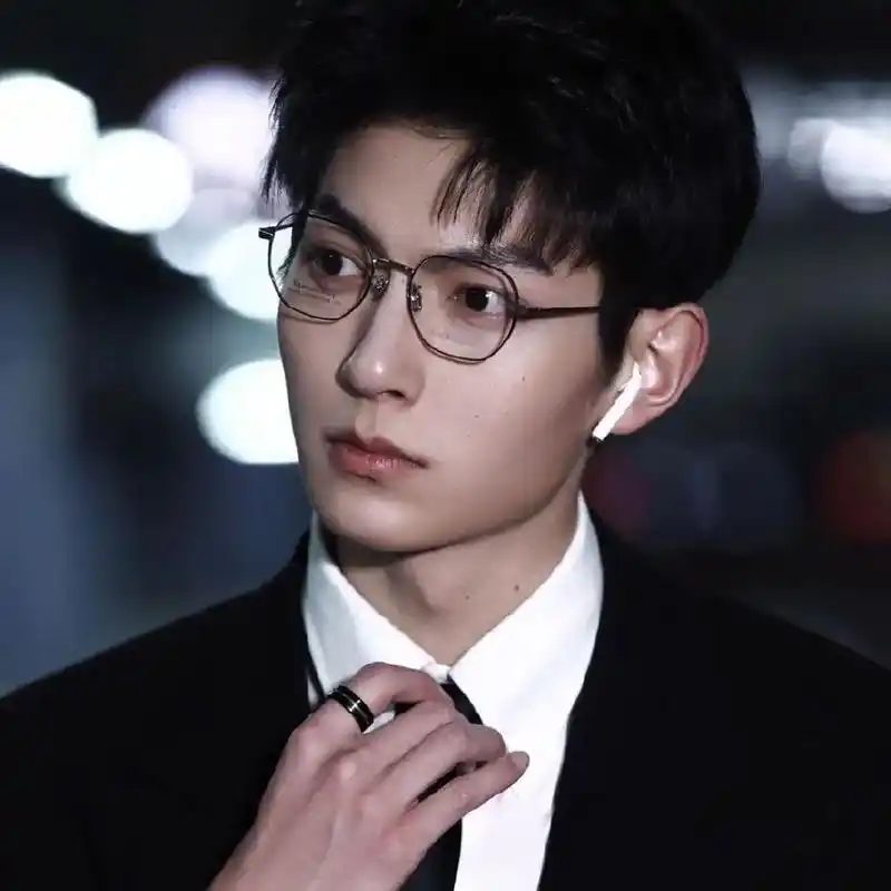 我是怎么了?因为《偷偷藏不住》知道了陈哲远,因为陈哲 - 抖音