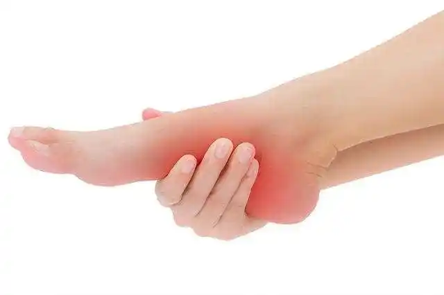 如何避免长时间站立出现的腿脚问题