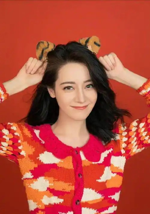 迪丽热巴首次回应怀孕风波,不希望生活被过度关注,希望关注作品_谣言