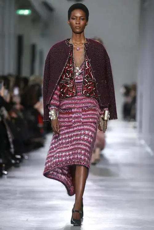 香奈儿2021/22高级手工坊系列时装秀|香奈儿_新浪新闻