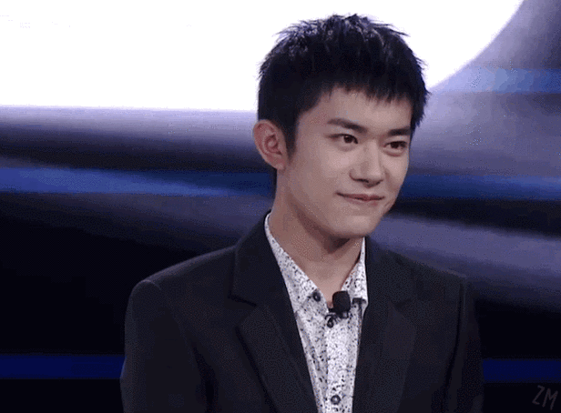 易烊千玺平头##易烊千玺送你一朵小红花