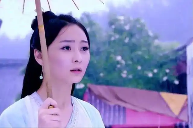 杨紫《剑侠》海陆扮演的"银黛",吕洞宾的妻子,美貌如花,柔情似水笛