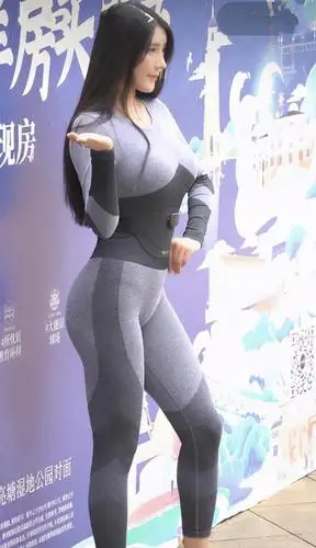 骨感美已过时刘太阳爆款身材被疑整容霸气回击肌肉可以伪造