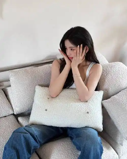 杨超越吊带背心##杨超越露腰了