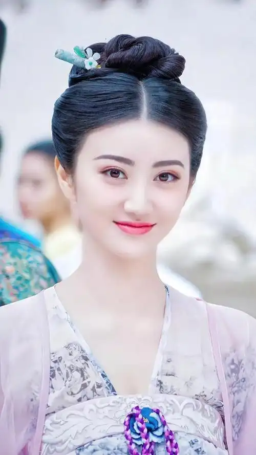 大唐赋拍的话,谁比较适合长孙皇后,可带图推荐